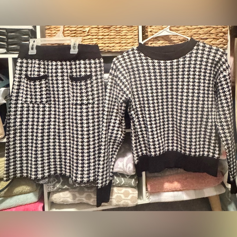 Black and White Houndstooth Sweater